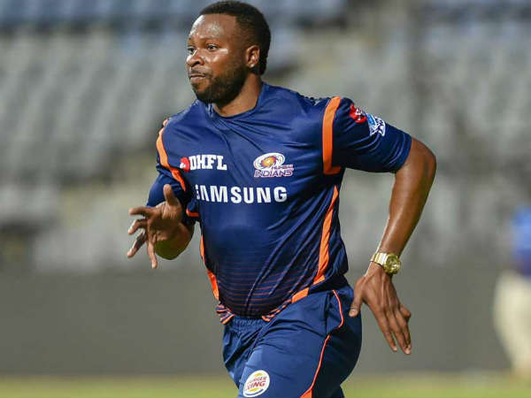 நொறுக்கி தள்ளும் ஹிட்டர் 