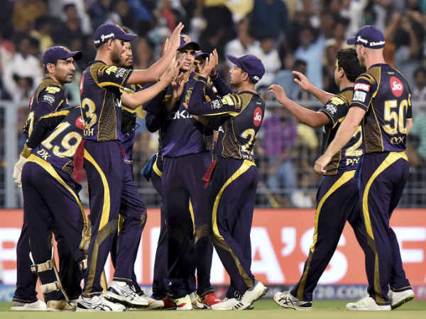 அணி வீரர்கள் 