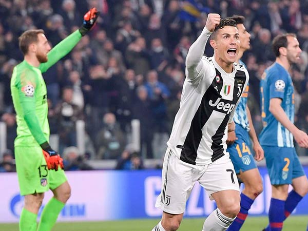 கோல்கள் அடித்து அசத்தல் 