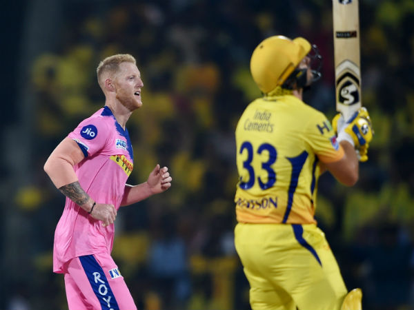 அம்பயர் அவுட் கொடுத்தார்