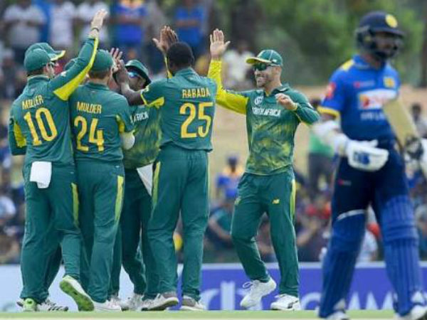 விமர்சனம் செய்தார்