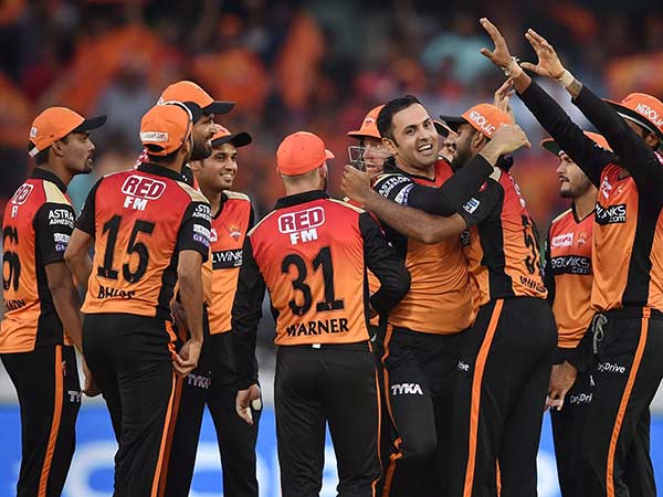 தொடங்கியது வீழ்ச்சி 