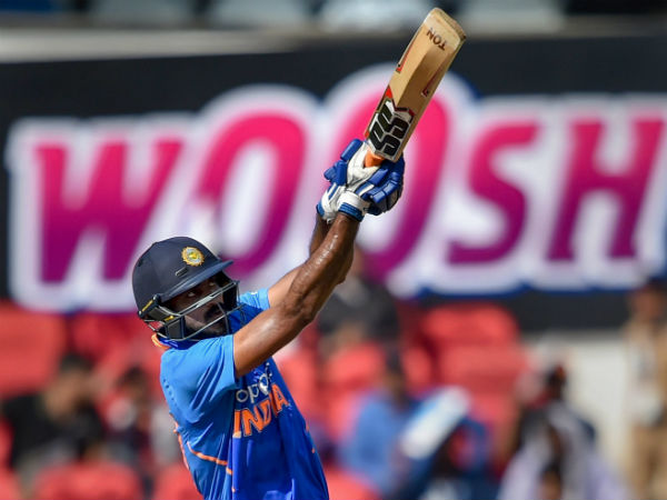 விஜய் ஷங்கர் - கோலி