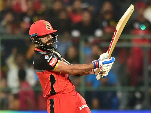 முதல் இட போட்டி