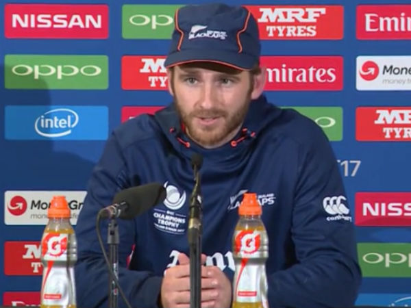 915 புள்ளிகள் பெற்றார் 