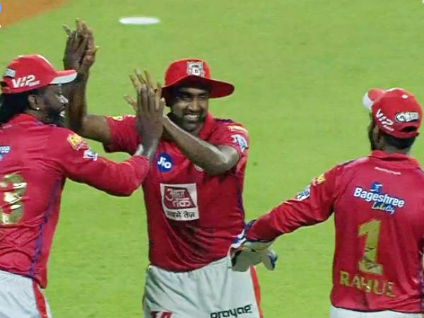 அஸ்வின் அசத்தல் 