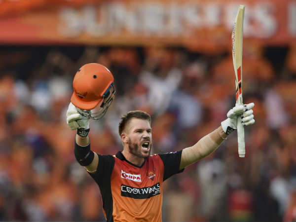 நாடு திரும்புகிறார் 