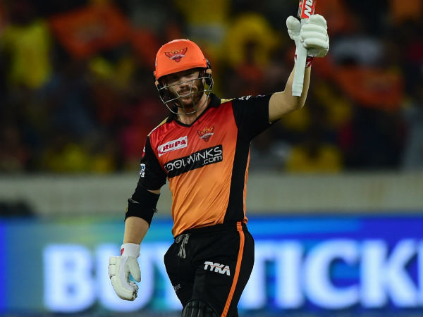 வார்னர் அதிரடி 