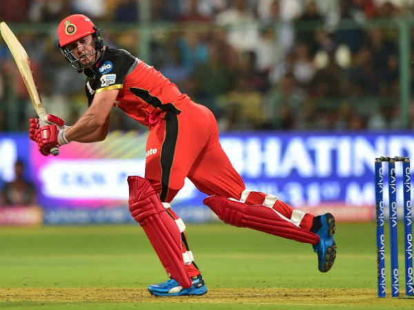 டி வில்லியர்ஸ் பௌல்டு அவுட்