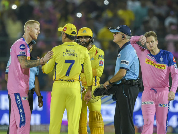 எல்லை மீறிய தோனி எல்லை மீறிய தோனி