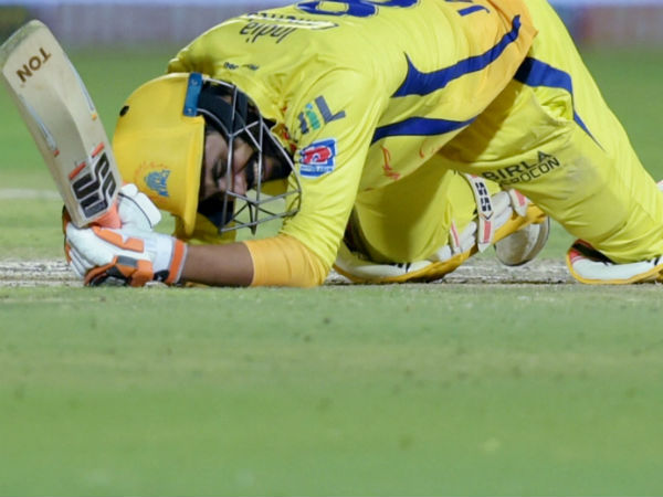 அடித்தார் தல தோனி 