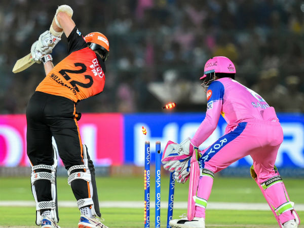 7 பேர் 6 ரன்கள் 