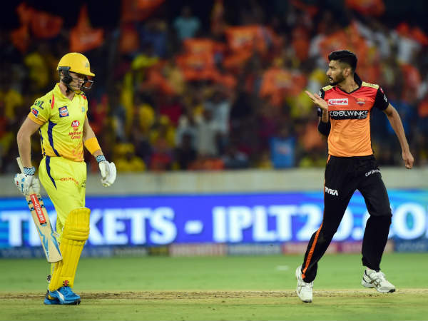 கடைசி ஓவர்கள் சொதப்பல் 