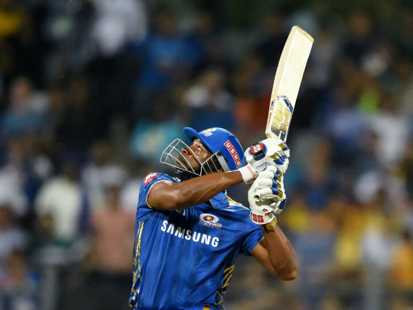 ரசிகர்கள் ஆரவாரம் 