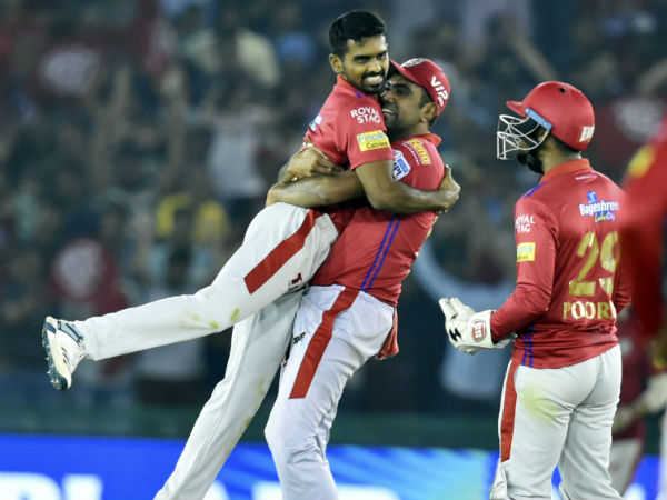 ஆர்ச்சர் அபாரம்