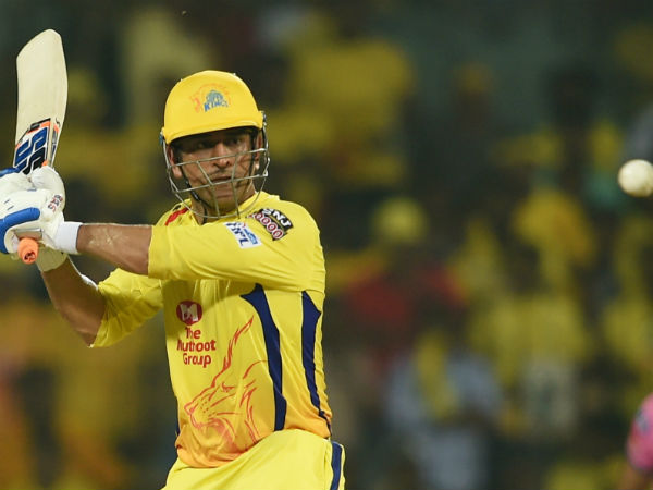 அடுத்தடுத்து 2 பேர் அவுட் 