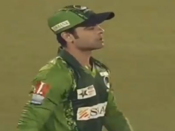 இலங்கை போட்டியில்..