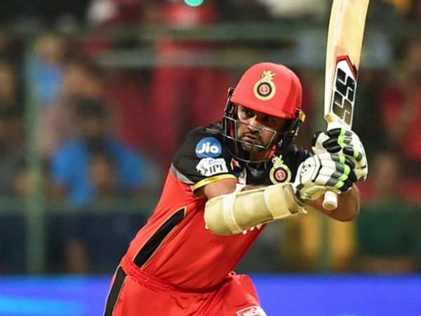 ரன்கள் சேர்ப்பு 