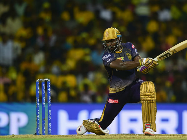 திணறிய ரசல் 