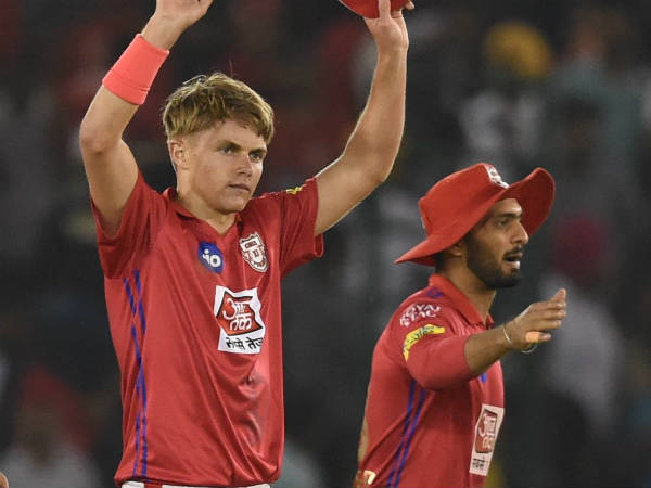 சாம் கர்ரனுக்கு 4 