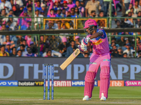 டக் அவுட் வீரர்கள்