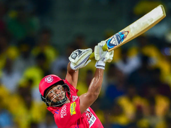 அணியை தோற்கடித்தனர்