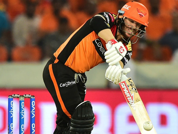 பறந்த பந்துகள் 