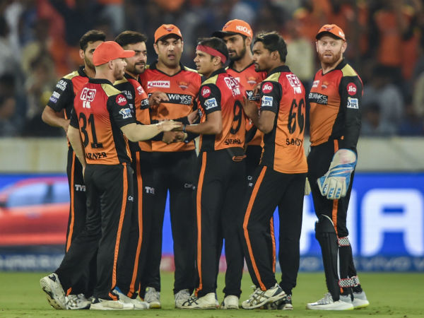 யார்? யார்? யார்? யார்?