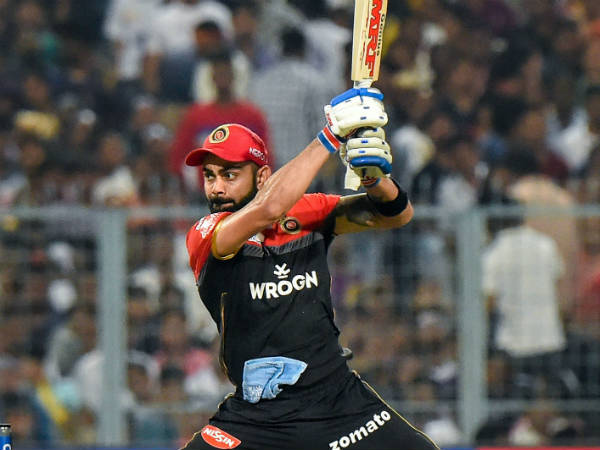 அடித்து நொறுக்கினர் அடித்து நொறுக்கினர்