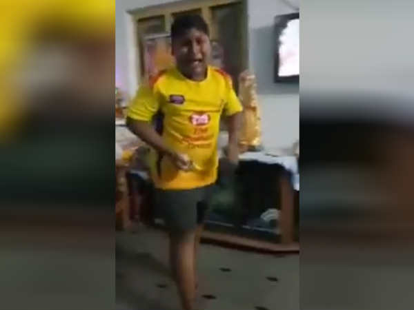 சிறுவன் அழுகை 