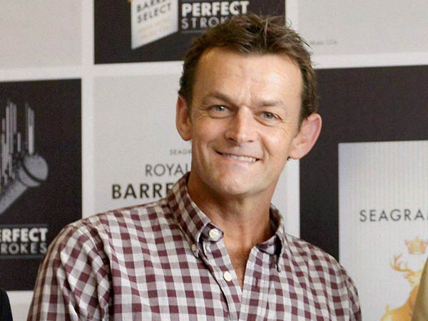 45 கேட்ச், 7 ஸ்டம்பிங் 