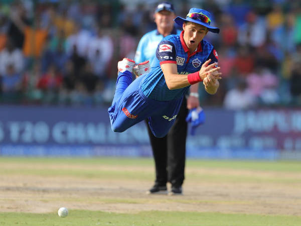 கேட்ச்சை விட்ட பவுல்ட் 