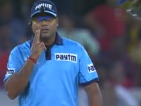 அம்பயர்கள் தவறு 