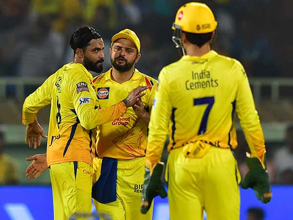  எளிதாக வென்றது 