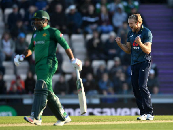 டாஸ் முடிவு