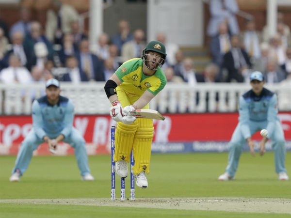 100 ரன்களை கடந்தது 