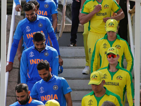 எங்கும் நீலம்