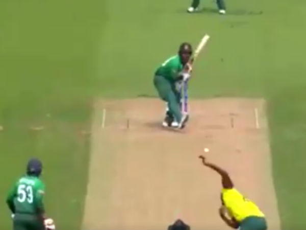 என்ன அடித்தது 