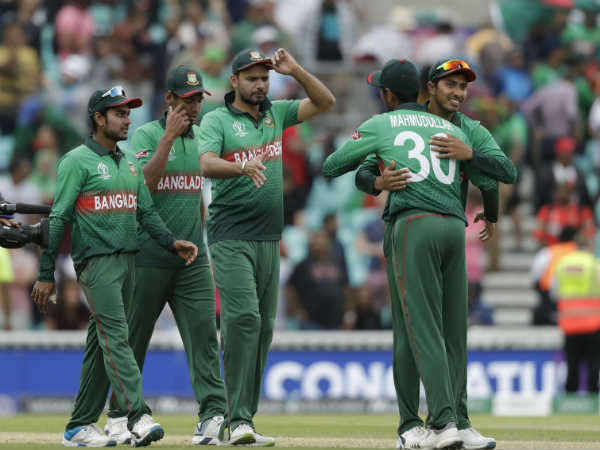 பவுலர்கள் அபாரம் 