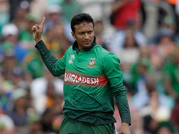 சதி நடக்கிறது