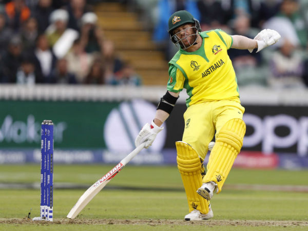 அதிரடி காட்டிய வார்னர் 