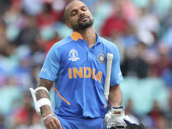 அடுத்த பந்தில்..