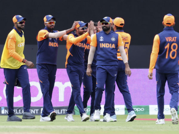 சீருடை மாற்றம் 