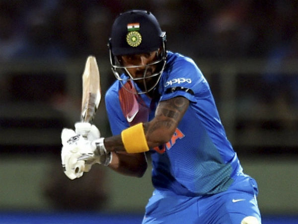 டாஸ் வென்றது 