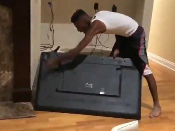 உடைக்கப்பட்ட டிவி 