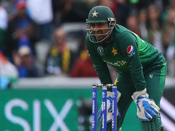 சாதகமான பவுலிங் 