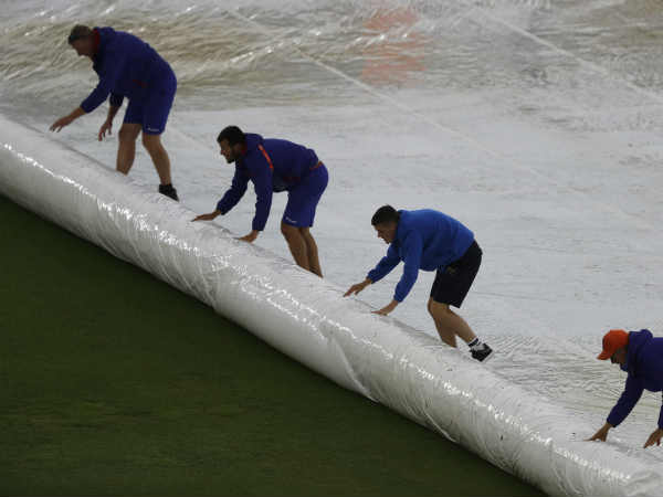 உள்ளே - வெளியே 