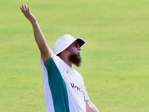 பாக். பவுலர் 