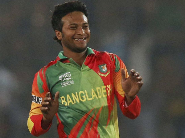 250 விக்கெட்டுகள் 