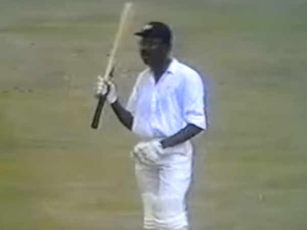 ஆச்சரிய முடிவுகள் 